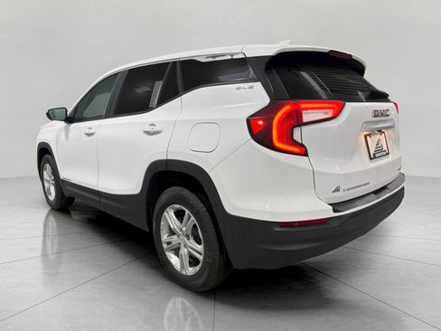 Used 2024 GMC Terrain SLE image 6