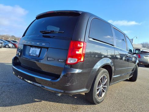 Used 2017 Dodge Grand Caravan SXT w/ Driver Convenience Group FWD image 33