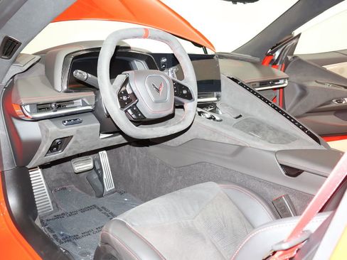 Used 2020 Chevrolet Corvette Stingray Premium Cpe w/ 3LT Preferred Equipment Group image 43