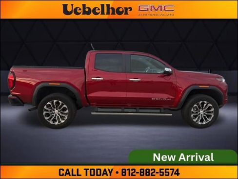 Used 2023 GMC Canyon Denali image 3