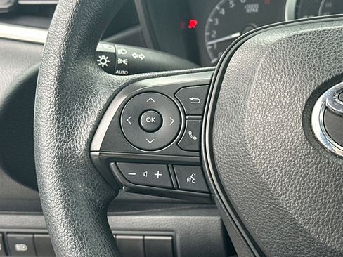 Used 2022 Toyota Corolla LE image 24