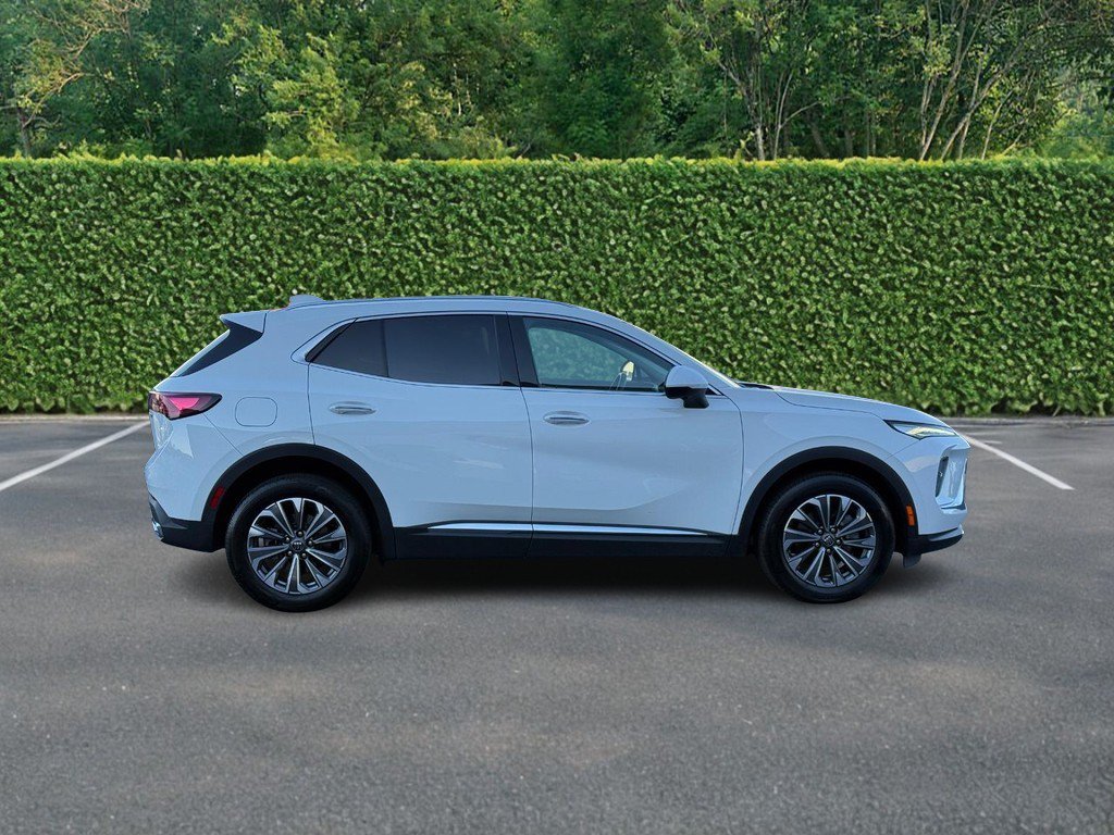 Used 2024 Buick Envision Preferred AWD/4WD image 2