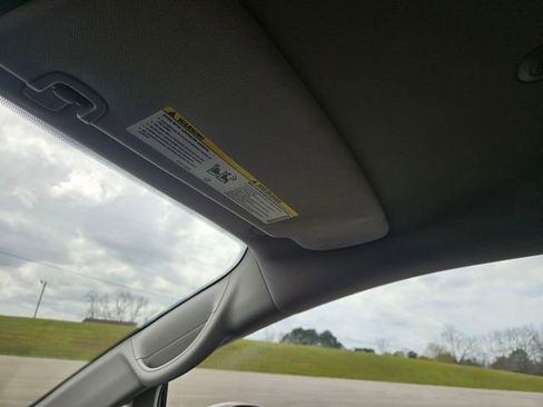 Used 2017 Chrysler Pacifica Touring-L image 21