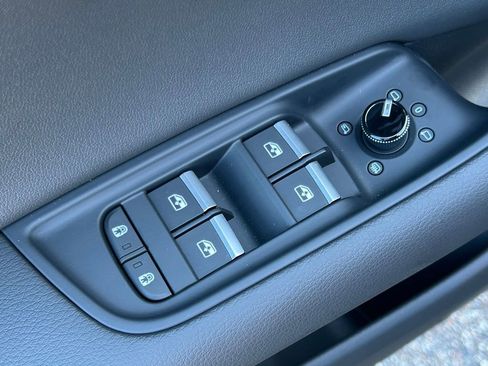 New 2025 Audi Q8 Premium image 76