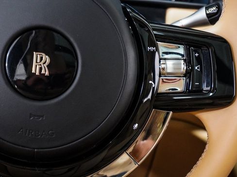 Used 2020 Rolls-Royce Cullinan image 24