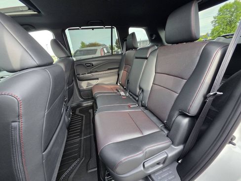 Used 2025 Honda Passport Black Edition image 25