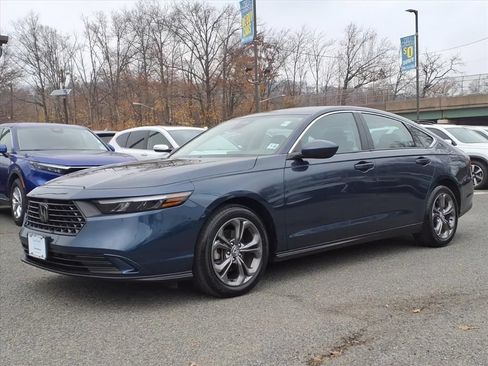 Used 2024 Honda Accord EX image 3