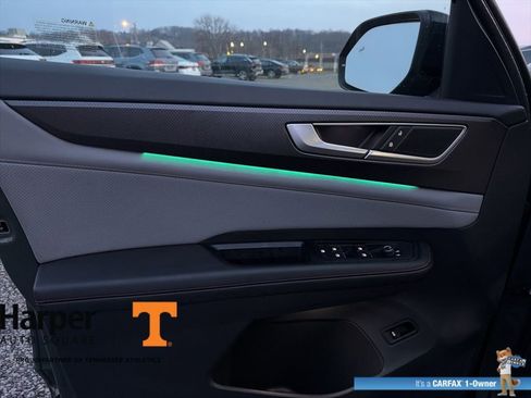 Used 2024 Volkswagen Atlas Peak Edition SE image 18