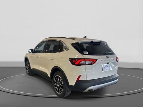 Used 2025 Ford Escape SE image 7