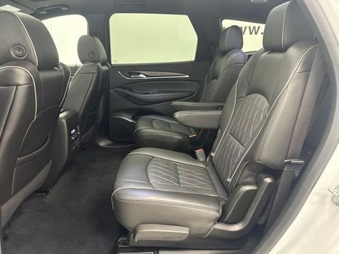 Used 2023 Buick Enclave Avenir AWD/4WD image 30