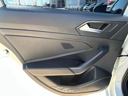 Used 2023 Volkswagen Jetta SE image 55