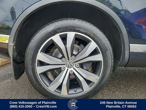 Used 2017 Volkswagen Touareg Wolfsburg Edition AWD/4WD image 19