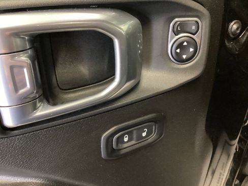 Used 2024 Jeep Gladiator Sport image 13