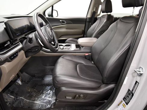 Certified 2026 Kia Carnival EX FWD image 14