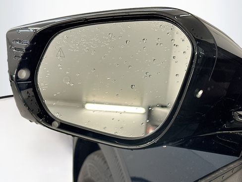 Used 2024 Kia EV6 Light AWD/4WD image 16