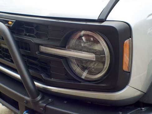 Used 2023 Ford Bronco Wildtrak AWD/4WD image 9