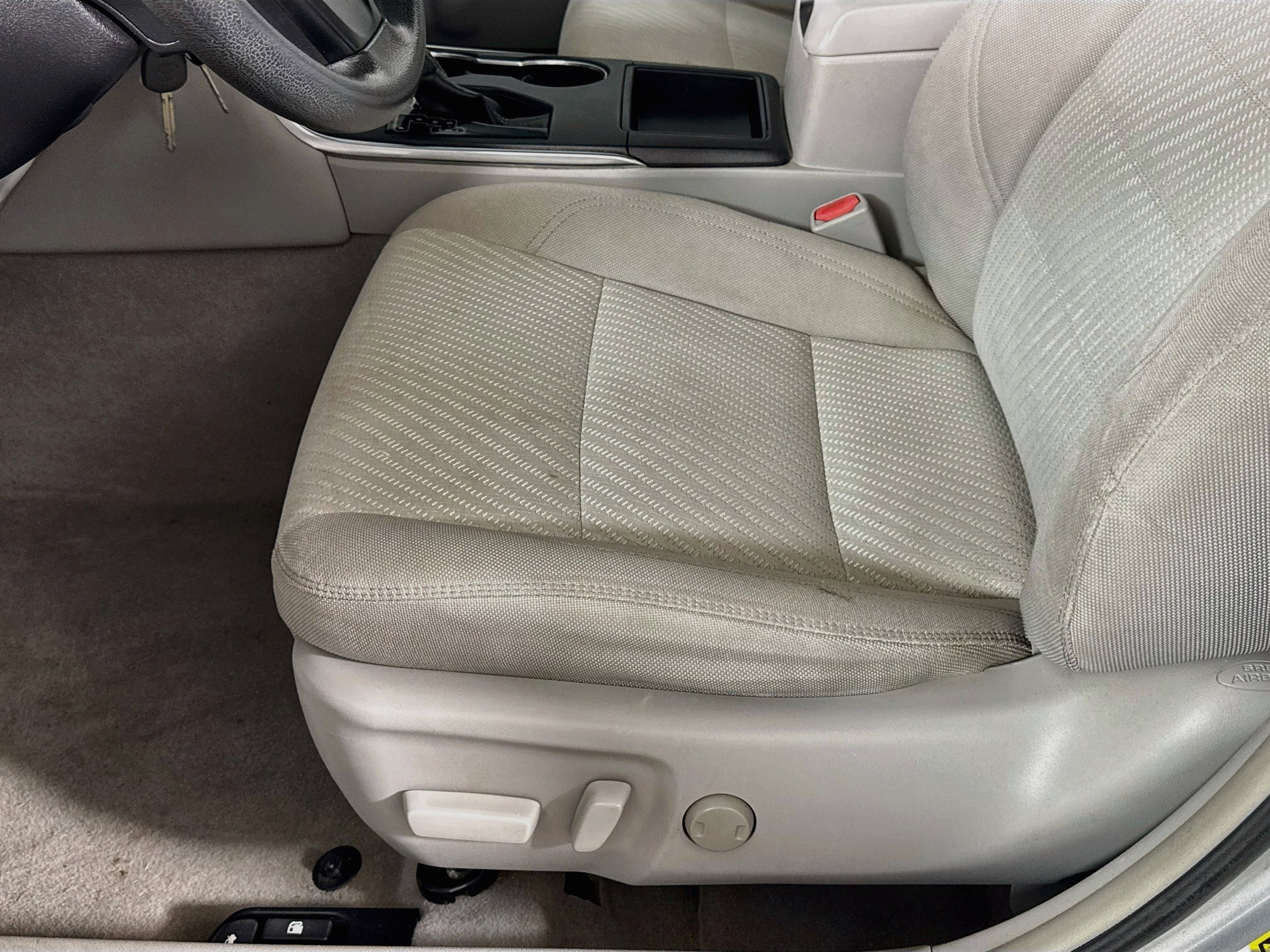 Used 2015 Toyota Camry LE FWD image 20