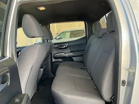 Used 2017 Toyota Tacoma TRD Sport w/ Tow Package image 13