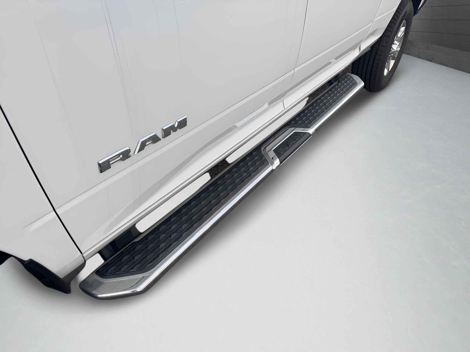 Used 2024 RAM 2500 Big Horn AWD/4WD image 7