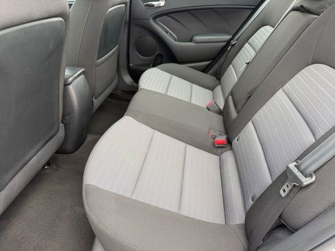 Used 2016 Kia Forte EX image 12