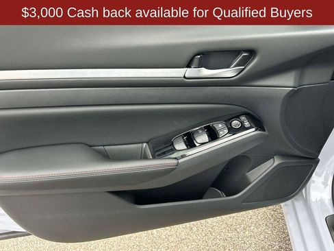 New 2025 Nissan Altima 2.5 SR w/ SR Premium Package image 19