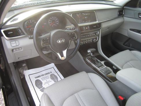 Used 2018 Kia Optima EX image 11