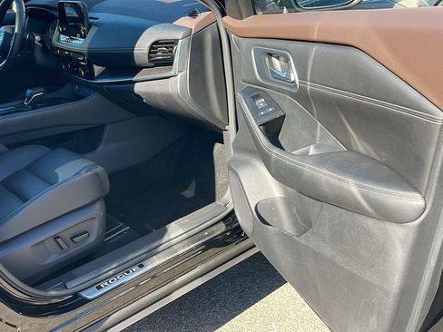 Used 2021 Nissan Rogue SL w/ Premium Package image 34