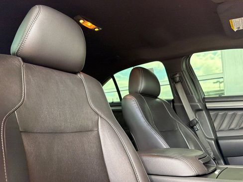 Used 2015 Ford Taurus SEL FWD image 18