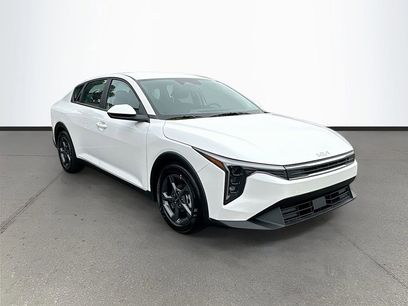 New 2025 Kia K4 LXS