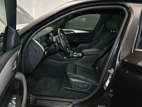 Used 2025 BMW X4 xDrive30i AWD/4WD image 17