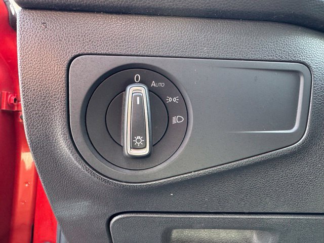 Used 2019 Volkswagen Tiguan SE AWD/4WD image 16