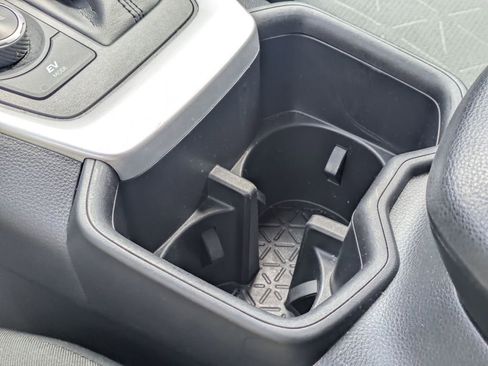 Used 2025 Toyota RAV4 XLE image 19