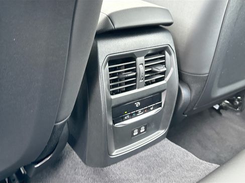 New 2026 BMW 330i Sedan w/ Convenience Package RWD image 19