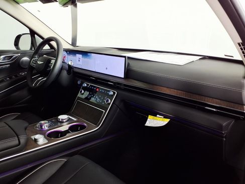 Certified 2026 Genesis GV80 2.5T Advanced image 9