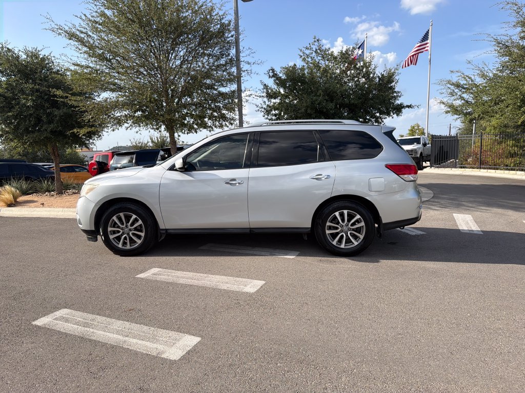 Used 2015 Nissan Pathfinder S FWD image 5