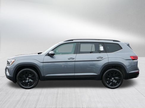 Certified 2025 Volkswagen Atlas SE w/ Panoramic Sunroof Package image 4