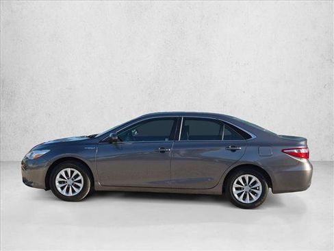 Used 2016 Toyota Camry LE FWD image 9