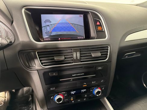 Used 2017 Audi Q5 2.0T Premium Plus w/ Technology Package image 18