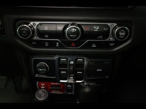 Used 2024 Jeep Wrangler Willys image 24