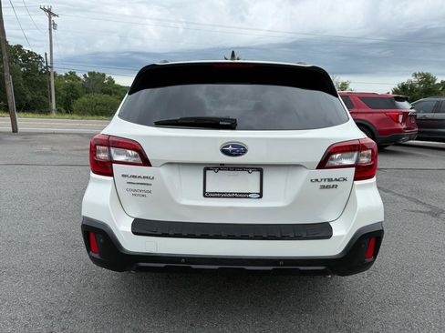 Used 2019 Subaru Outback 3.6R Touring AWD/4WD image 5
