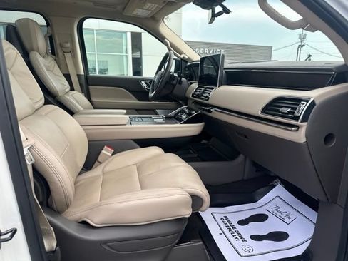 Used 2024 Lincoln Navigator Reserve AWD/4WD image 8