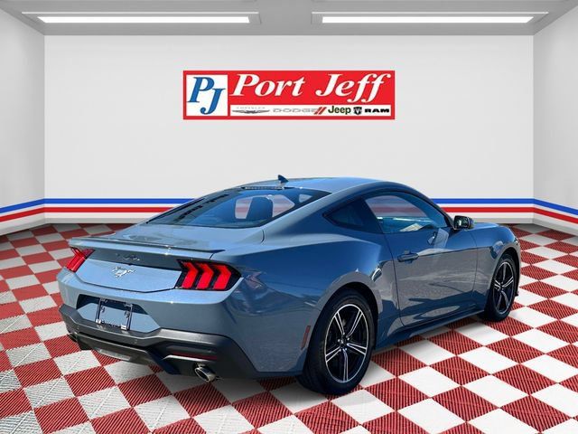Used 2025 Ford Mustang Premium RWD image 4