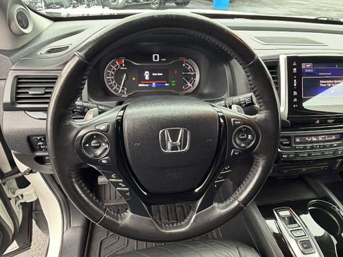 Used 2018 Honda Pilot Touring image 18