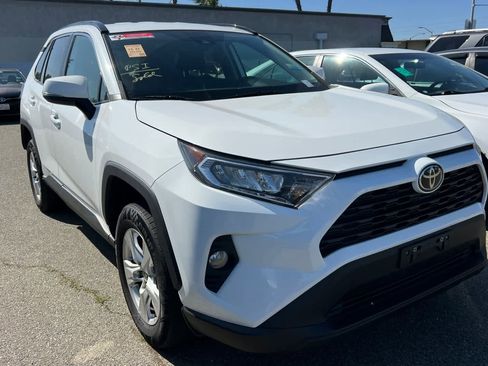 Used 2021 Toyota RAV4 XLE image 3