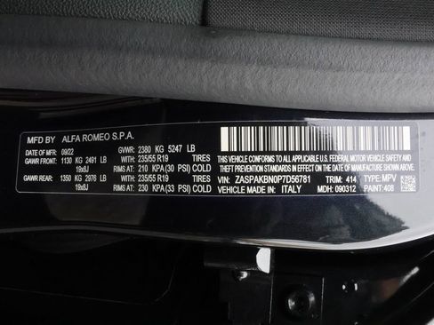 Used 2023 Alfa Romeo Stelvio Ti image 42