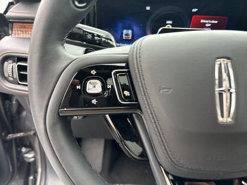 New 2025 Lincoln Aviator Black Label image 19