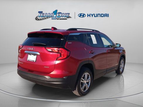 Used 2020 GMC Terrain SLE w/ Driver Convenience Package image 9