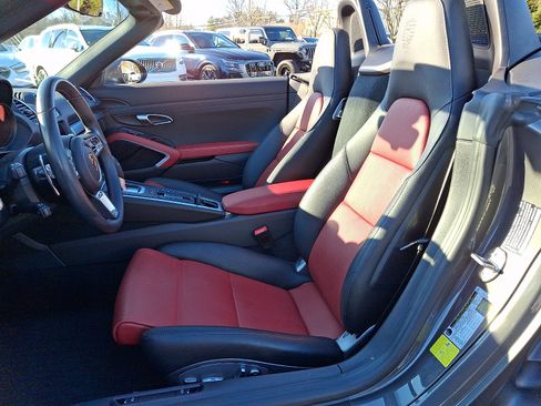 Used 2024 Porsche 718 Boxster image 12