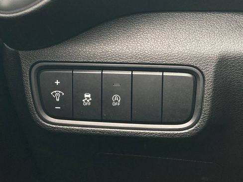 Used 2025 Kia Soul LX w/ LX Technology Package FWD image 13