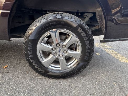 Used 2019 Ford F150 XLT w/ Equipment Group 302A Luxury image 28